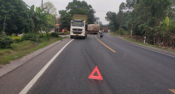 2名司機受傷！大貨車彎道未減速靠右行駛與北海一大型汽車相撞！